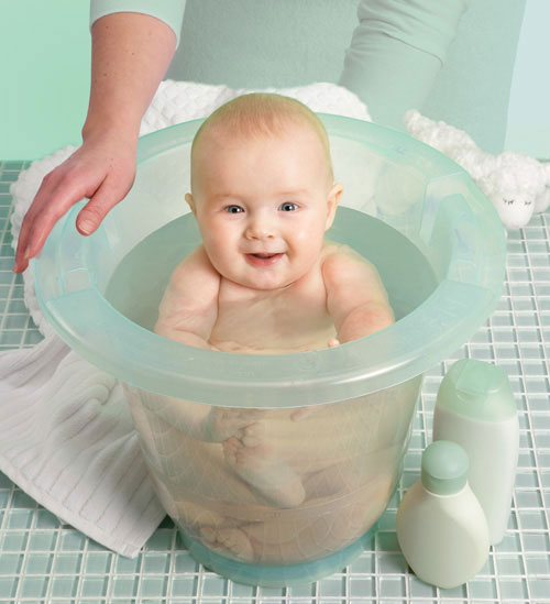 How to bathe a baby