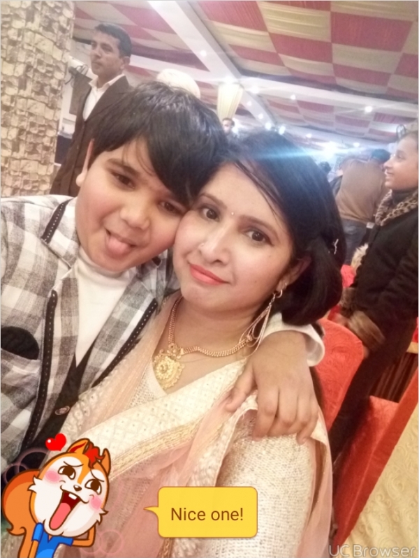 Aarti (Mom)& ved