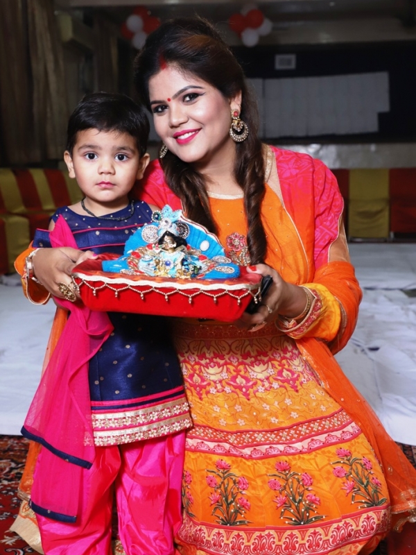 SHIKHA (Mom)& SHANAYA SHIKHA (Mom)& SHANAYA