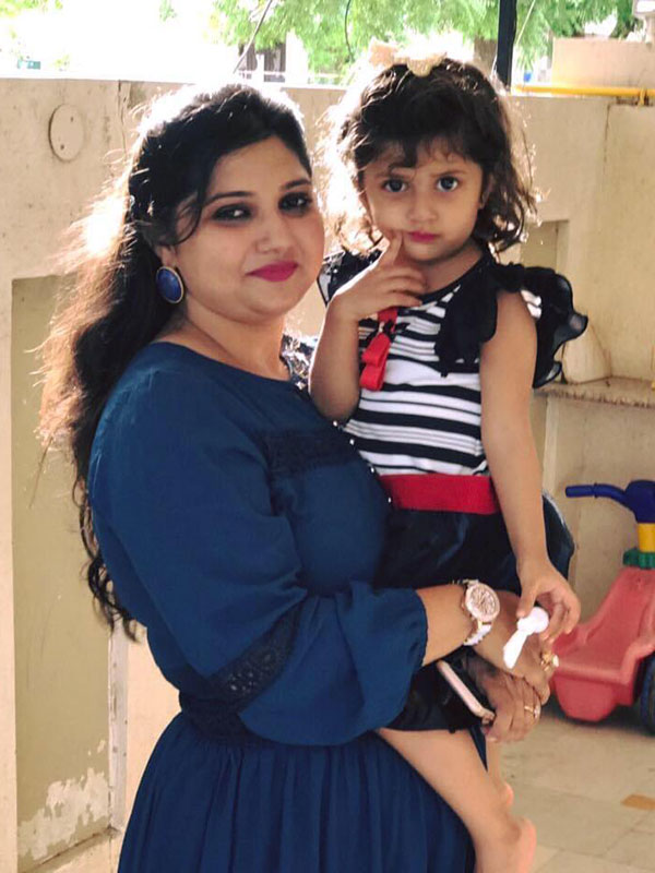Dhara (Mom)& Prisha Dhara (Mom)& Prisha
