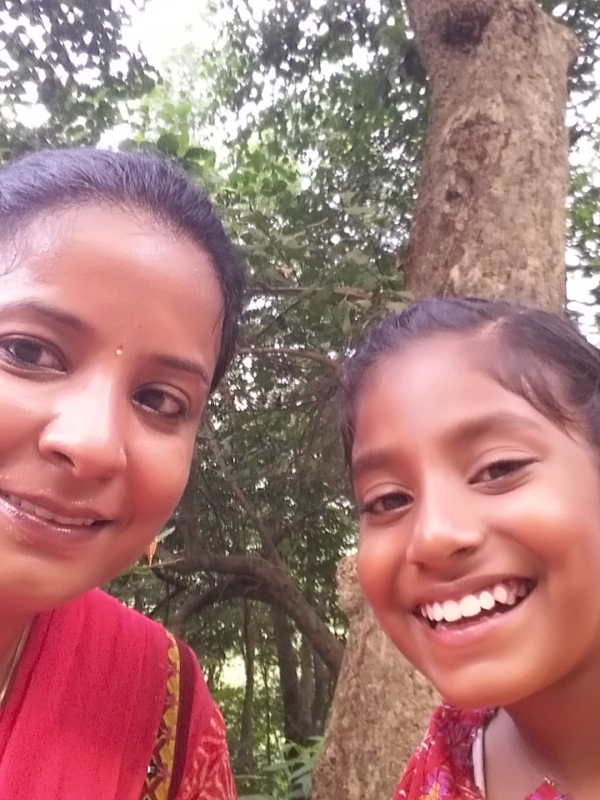 Jaya (Mom)& Prihul Jaya (Mom)& Prihul