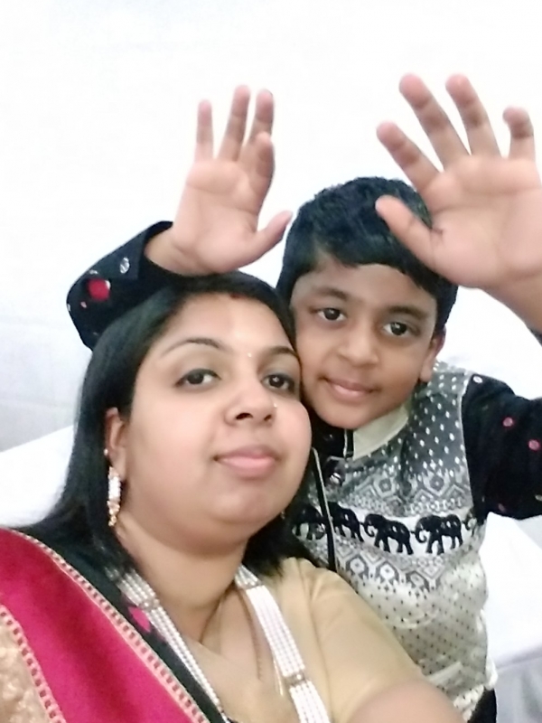LAKSHMI (Mom)& suchiiswar LAKSHMI (Mom)& suchiiswar