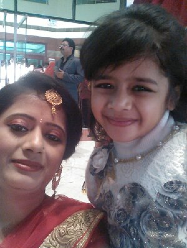 shilpi (Mom)& Jiya shilpi (Mom)& Jiya