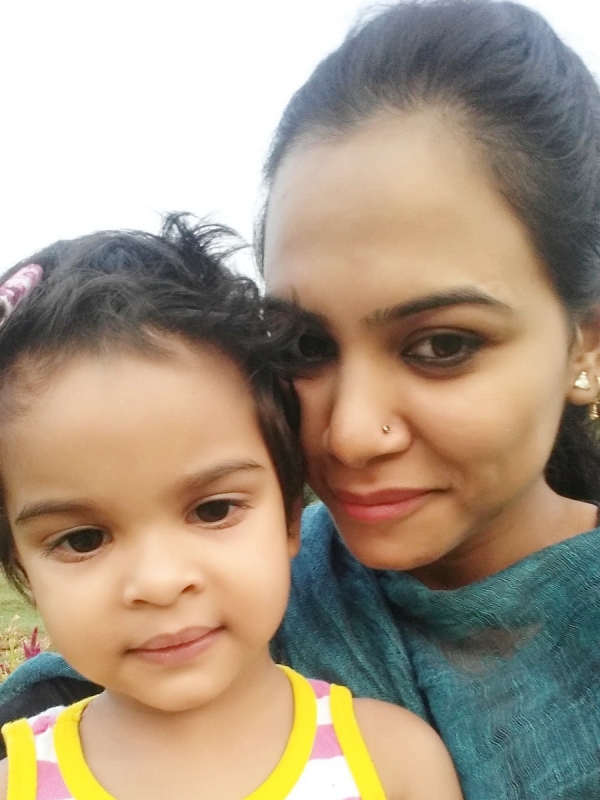 Nisha (Mom)& Samaira Nisha (Mom)& Samaira