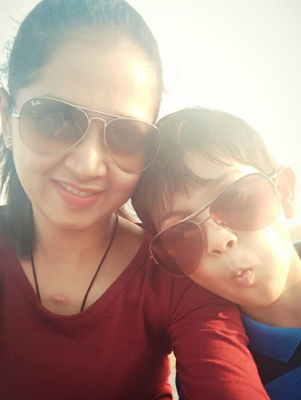 Shilpi (Mom)& Dev Shilpi (Mom)& Dev