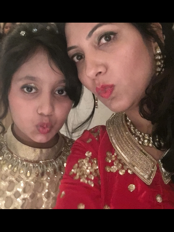 Gunjan (Mom)& Ishita Gunjan (Mom)& Ishita