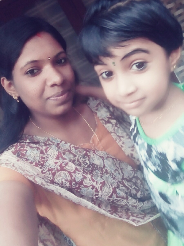 Suthishna (Mom)& Aathmika