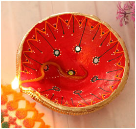 Decorating Diyas Decorating Diyas