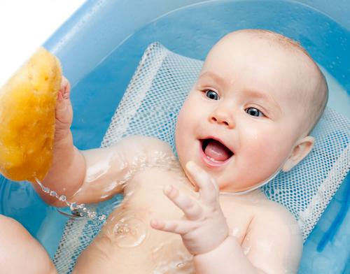 Baby Sponge Bath: How To Give Your Newborn A Sponge Bath?