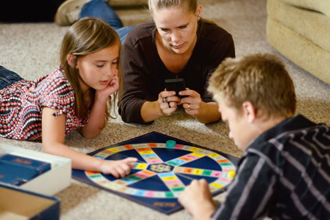 Play Quizzes and Board Games Play Quizzes and Board Games